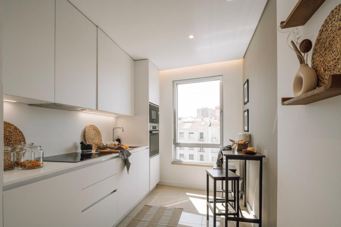 Montalto - 1 Bedroom And Parking In Alvalade * Lisboa